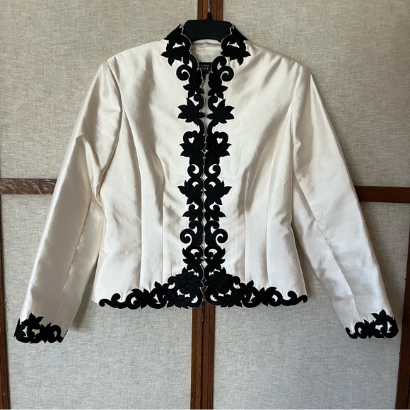 Adrianna Papell Elegant Cream Black Appliqué Silk Blend Fitted Women's Jacket - Picture 1 of 13